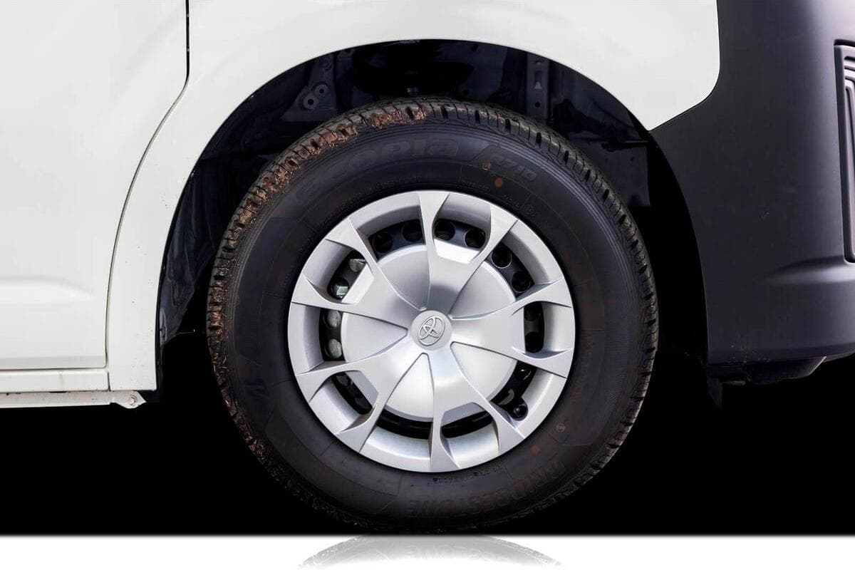 2024 Toyota Hiace LWB Auto image 10