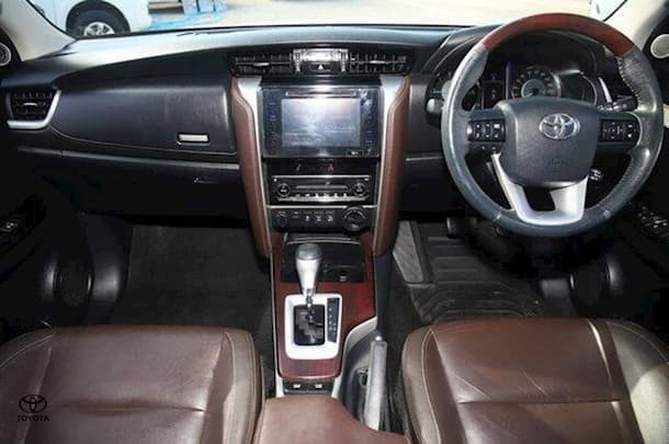 2015 Toyota Fortuner Crusade image 6