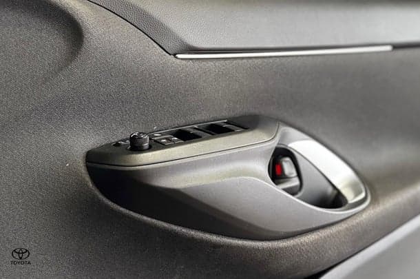 2021 Toyota Yaris Cross Hybrid GX image 16