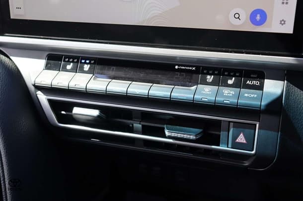 2024 Toyota Camry Hybrid SL image 17