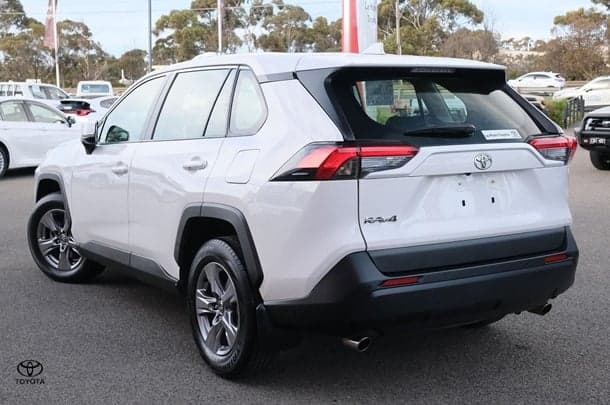 2022 Toyota RAV4 GX-2WD image 2
