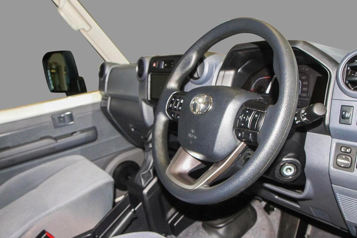 2025 Toyota Landcruiser GXL Troopcarrier Auto 4x4 image 4