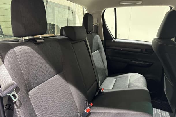 2022 Toyota Hilux SR image 10