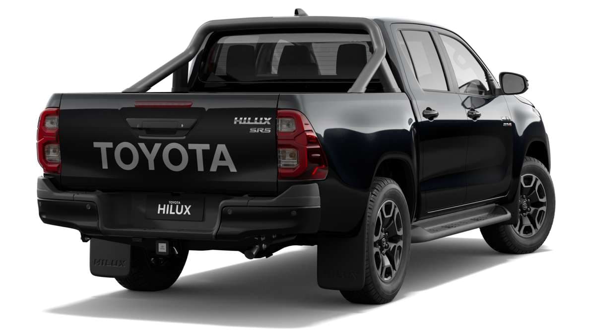 2024 Toyota Hilux 4x4 SR5 48V Double-Cab Pick-Up image 3
