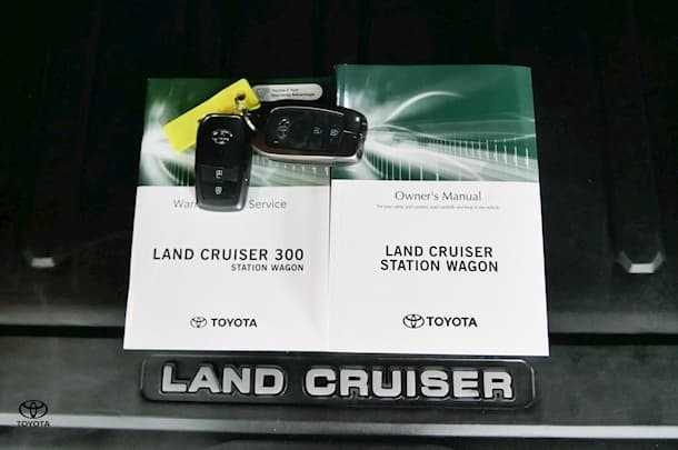 2024 Toyota Landcruiser GX image 25