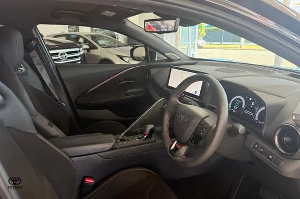 2023 Toyota C-HR Hybrid GR-S image 18