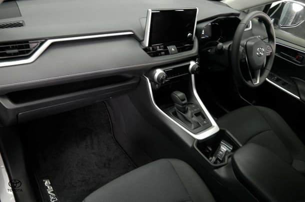 2024 Toyota RAV4 Hybrid GX 2WD image 17