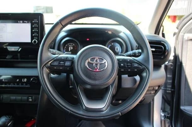 2023 Toyota Yaris Cross GX image 14