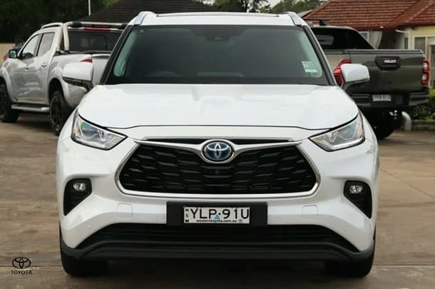 2022 Toyota Kluger Hybrid AWD GRANDE image 17