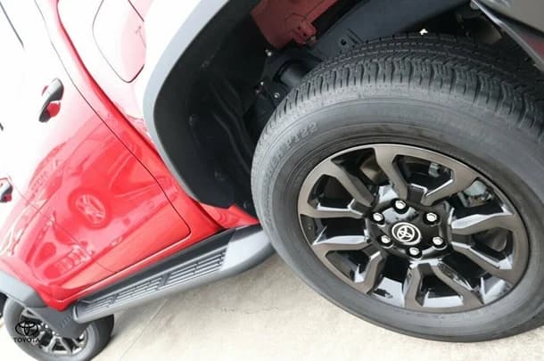 2023 Toyota Hilux 4x4 Rogue image 4