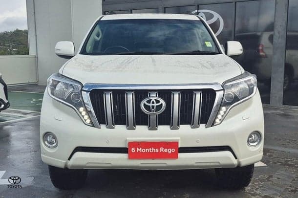 2017 Toyota Prado VX image 4