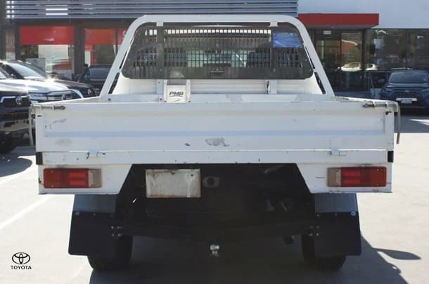 2021 Toyota Hilux SR image 8