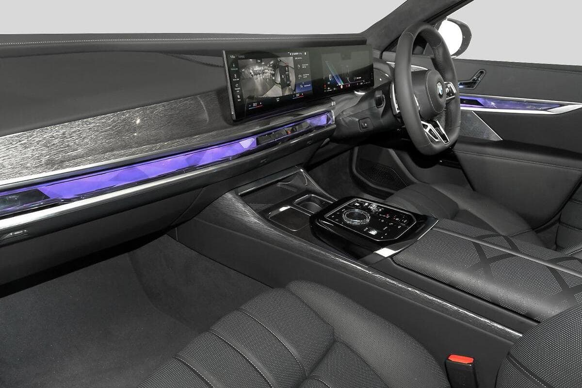 2025 BMW 7 Series 740i M Sport G70 Auto image 7