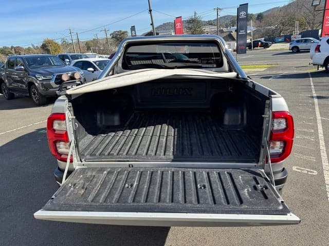 2022 Toyota Hilux SR5 image 19
