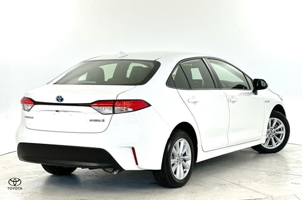 2023 Toyota Corolla Sedan Hybrid Ascent Sport image 9