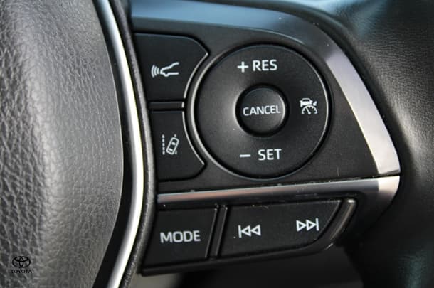 2019 Toyota Camry Hybrid SL image 33