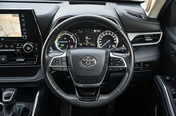 2022 Toyota KLUGER HYBRID AWD GRANDE image 12