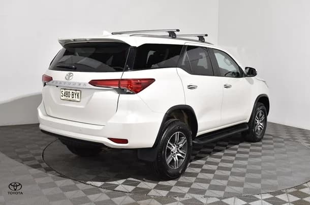 2018 Toyota Fortuner GXL image 2