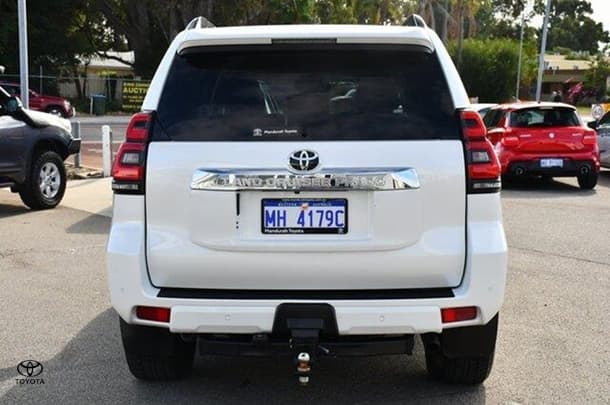2019 Toyota Prado VX image 18