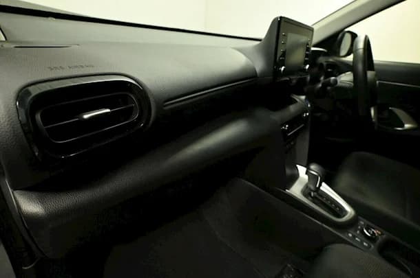 2023 Toyota Yaris Cross Hybrid GX image 14