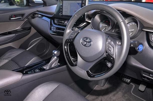 2023 Toyota C-HR Hybrid Koba 2WD image 6