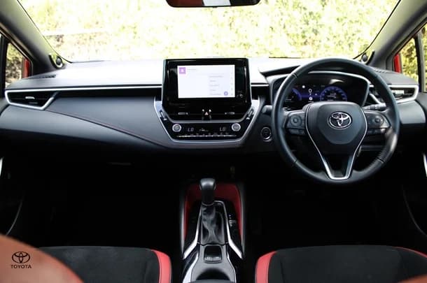 2023 Toyota Corolla Hatch Hybrid ZR image 17
