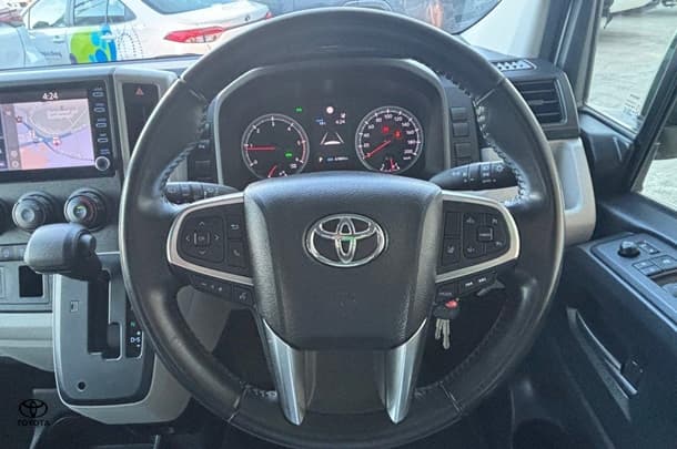 2020 Toyota Hiace LWB image 19