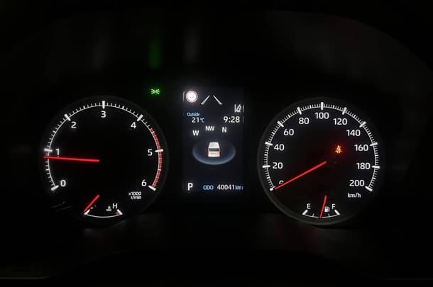 2020 Toyota Hiace LWB image 19