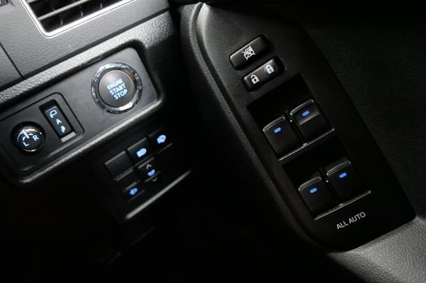 2023 Toyota Prado VX image 17