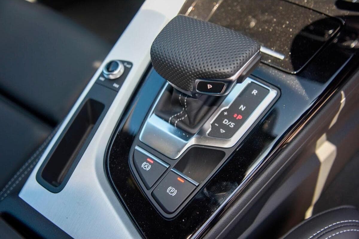 2024 Audi A4 45 TFSI S line Auto quattro MY24 image 16
