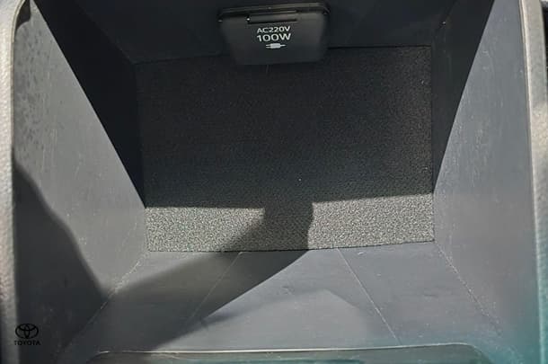 2022 Toyota Hilux SR5 image 26