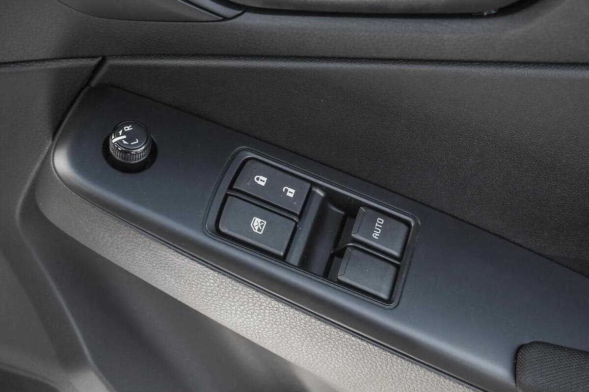 2025 Isuzu D-MAX SX High Ride Auto 4x2 MY24 image 13