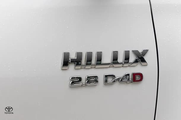2018 Toyota Hilux 4x4 SR5 image 19