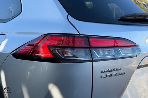 2023 Toyota Corolla Cross Hybrid GXL image 18