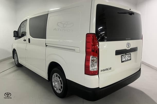 2020 Toyota Hiace LWB image 8