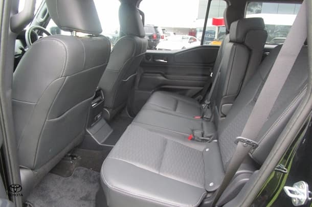 2024 Toyota Prado VX image 14