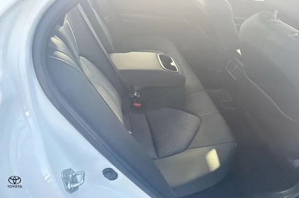 2021 Toyota Camry Hybrid Ascent image 22