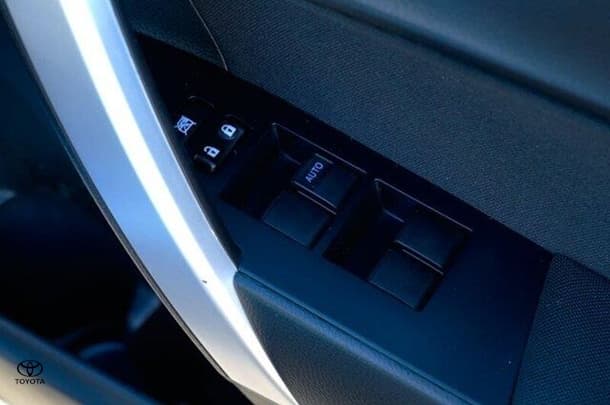 2016 Toyota Corolla Sedan SX image 16