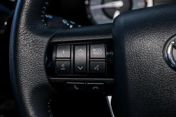 2023 TOYOTA Hilux 4x4 SR5 image 11