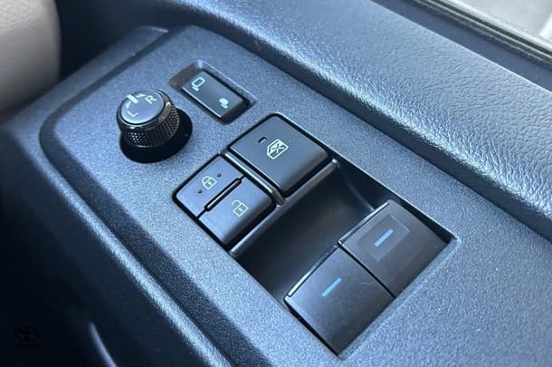 2020 Toyota Hiace LWB image 27