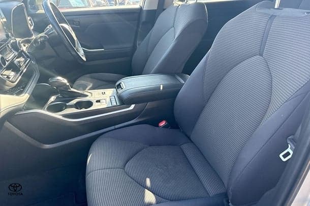 2021 Toyota Kluger Hybrid GX AWD image 25