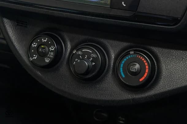 2019 Toyota Yaris Ascent image 16