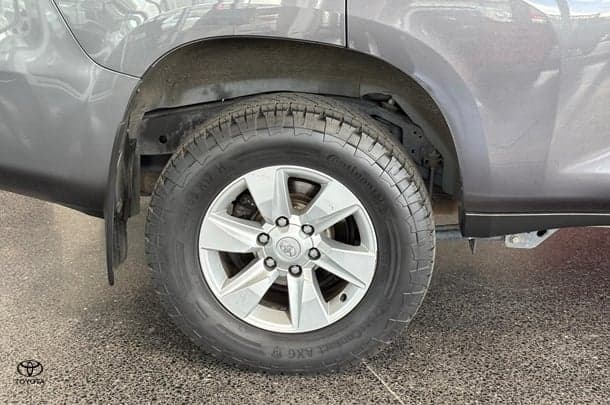 2020 Toyota Prado GX image 24
