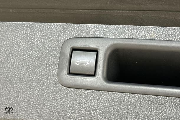 2021 Toyota Kluger AWD GRANDE image 44