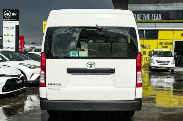 2025 Toyota HIACE SLWB image 4