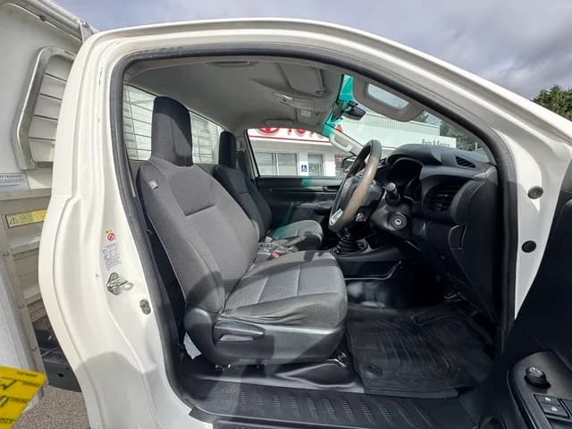 2019 Toyota Hilux Workmate image 9