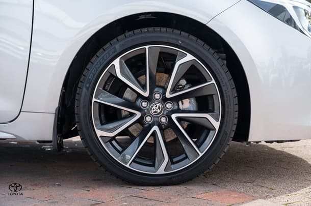 2024 TOYOTA Corolla Hatch Hybrid ZR image 28