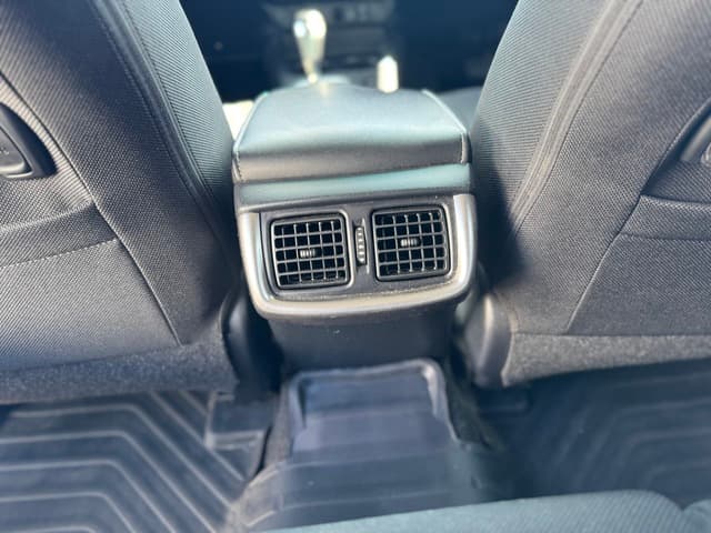 2022 Toyota Hilux SR5 image 18