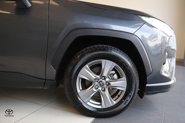 2022 Toyota RAV4 GX-2WD image 6