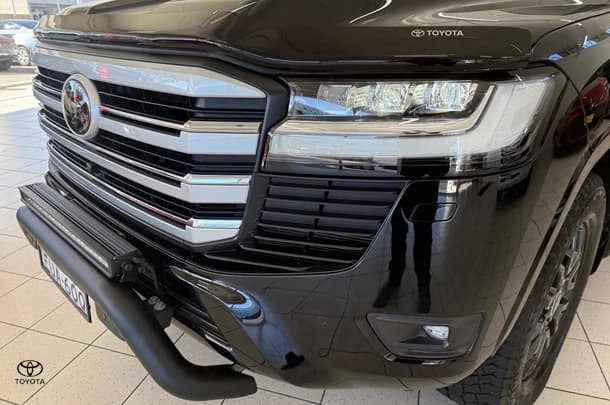2022 Toyota Landcruiser VX image 11